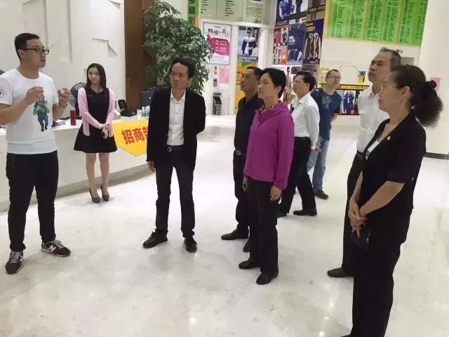 青创城董事长林志成亲自进行了接待,并介绍了园区发展情况.