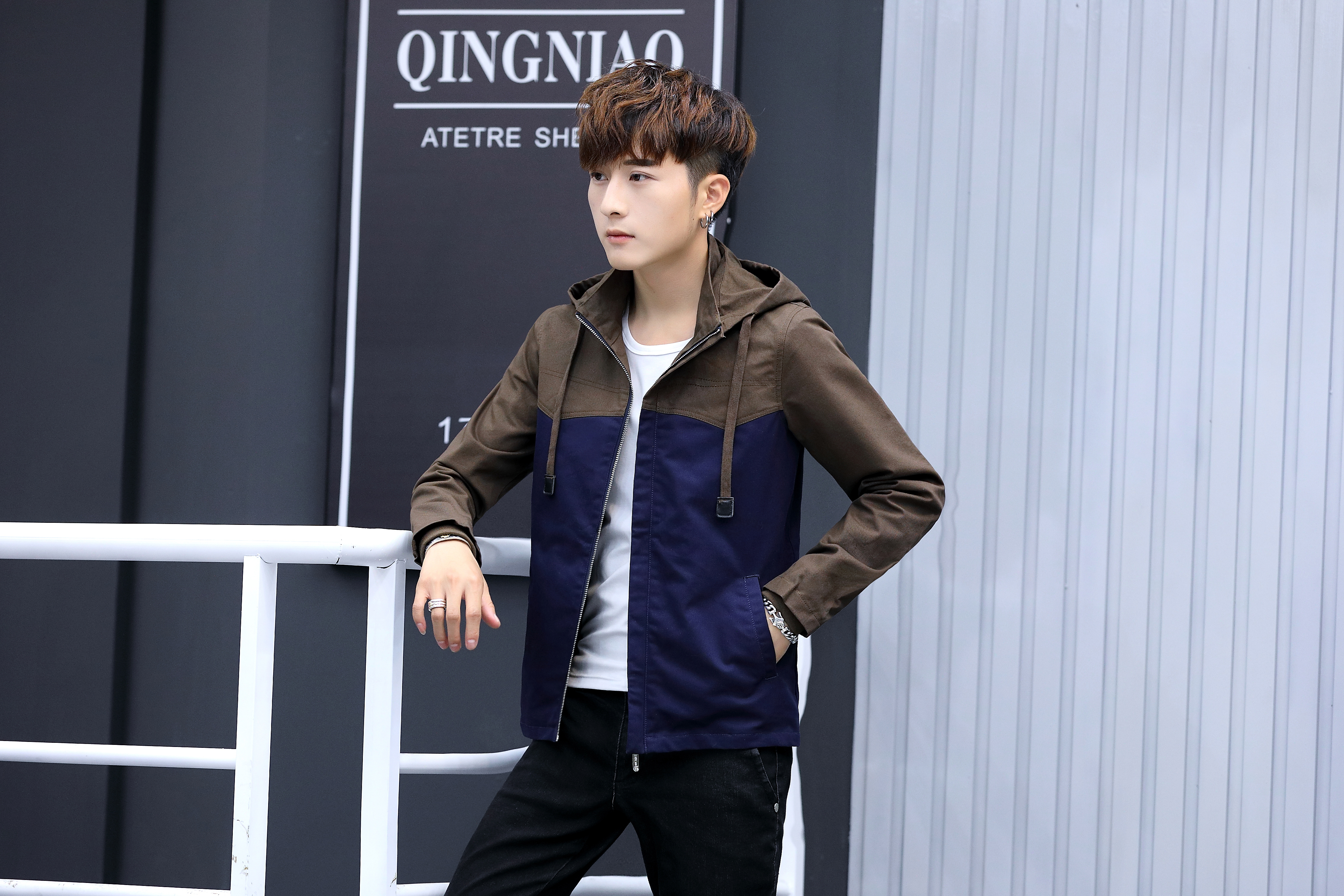 男生夹克韩版潮流帅气修身春秋冬季加绒加厚学生百搭外套