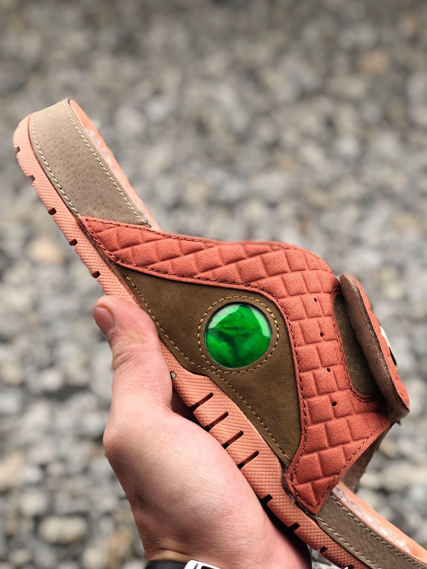 公司级冠希联名设计诚意十足aj13 猫眼 拖鞋 兵马俑联名