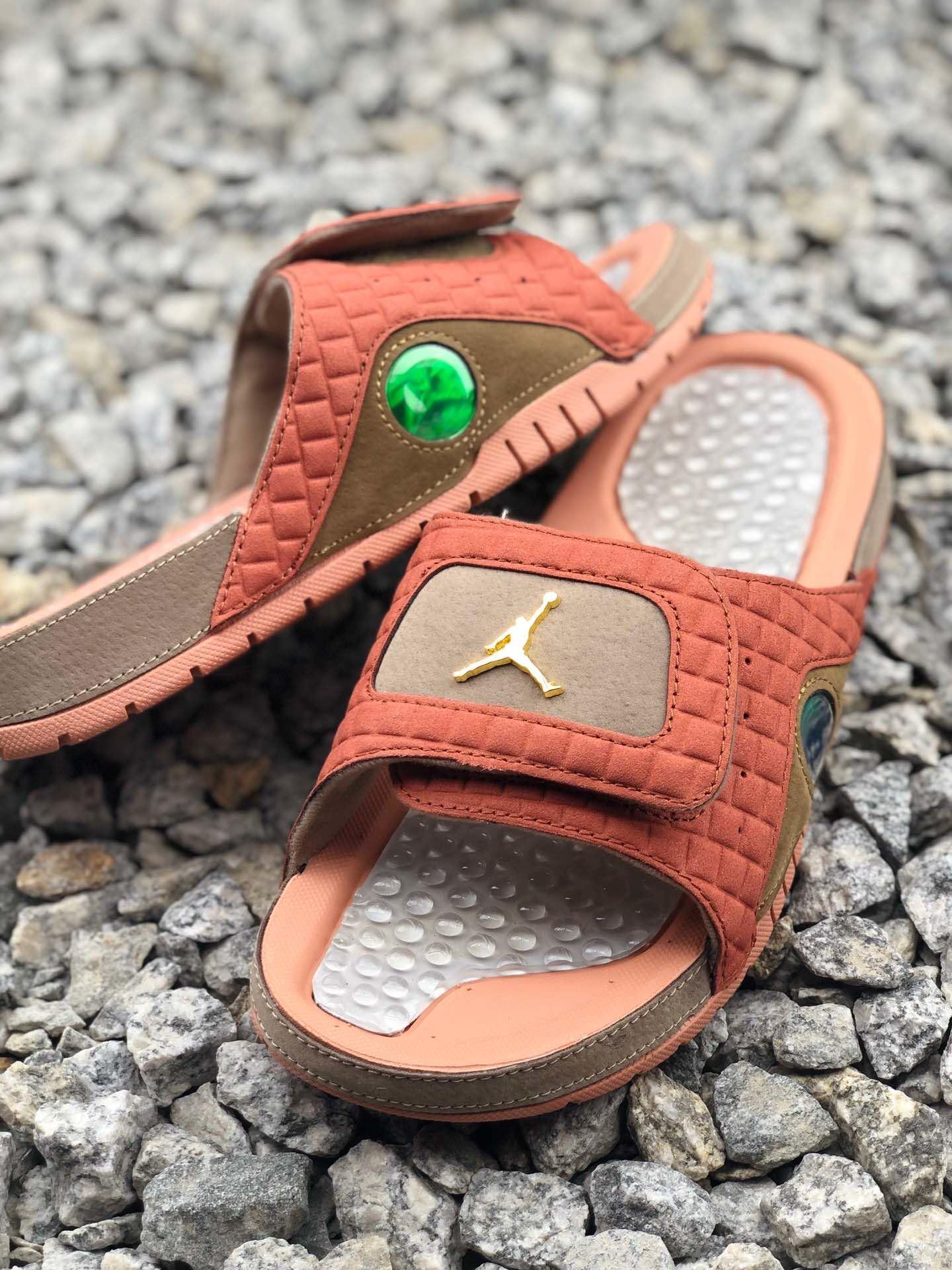 公司级冠希联名设计诚意十足aj13 猫眼 拖鞋 兵马俑联名