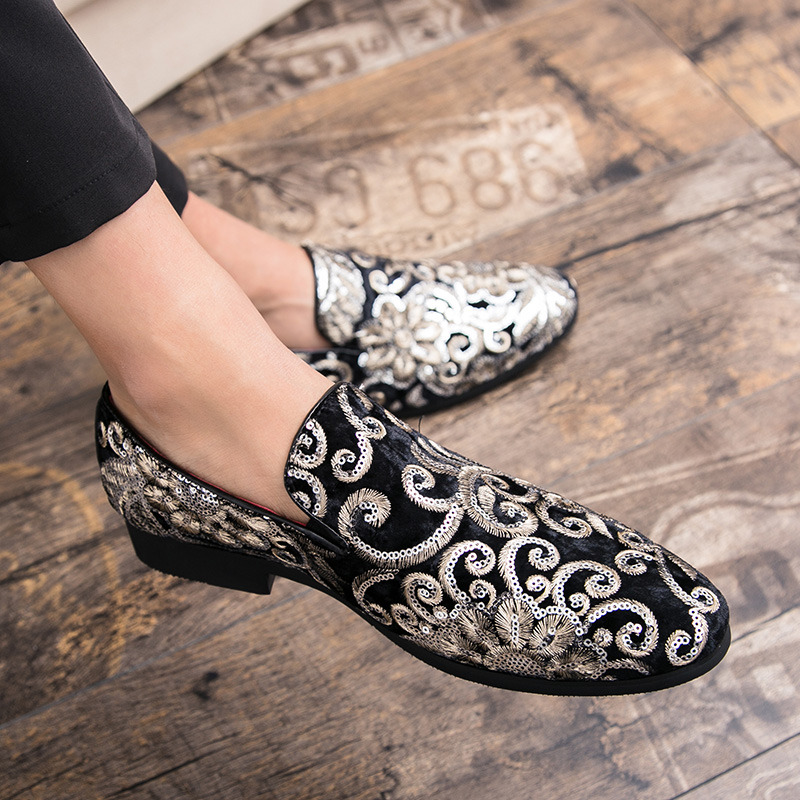 灯芯绒夜店尖头皮鞋大码鞋