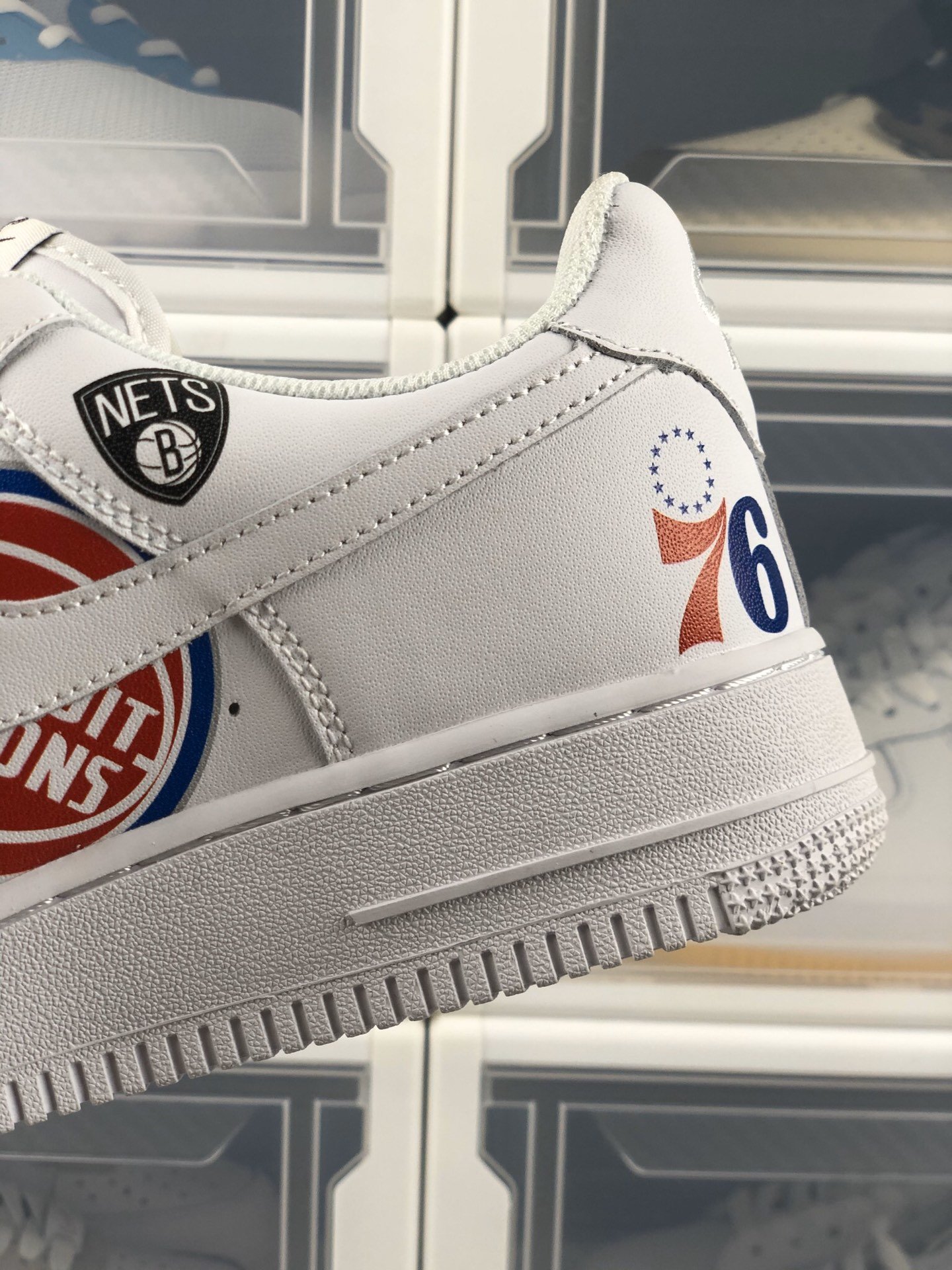 nk af1 mid 07三方联名 空军一号白色涂鸦公牛低帮