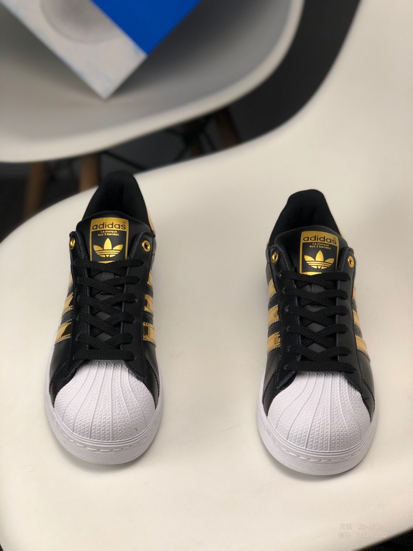 原盒真标 耐磨真二层皮 蓝底 三叶草贝壳头板鞋 莆田鞋