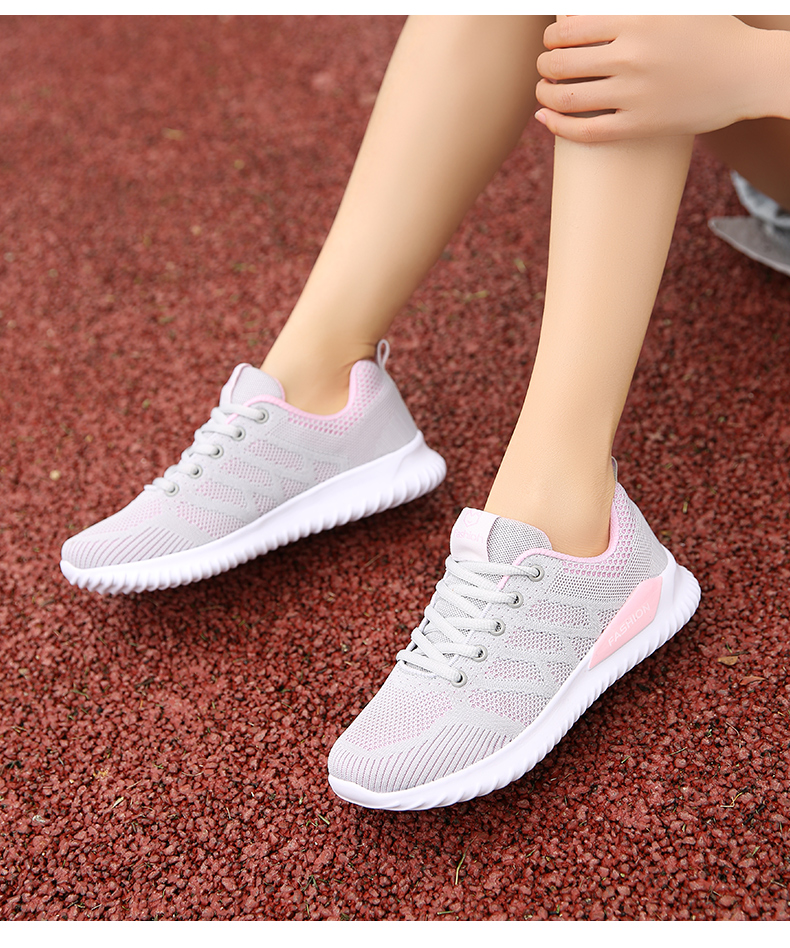 新款女版时尚飞织透气休闲运动鞋