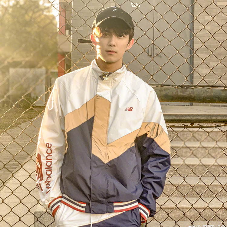 明星同款 nb新百伦夹克外套专柜版 塔丝绒 情侣装