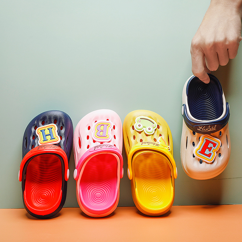 小童款宝宝鞋包头英文卡通洞洞鞋凉鞋【拼多多必上款】